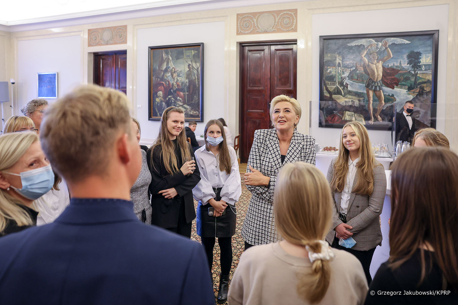 Wolontariusze ze Szkolnego Koła Caritas z wizytą w Pałacu Prezydenckim - zdjęcie w treści artykułu nr 1