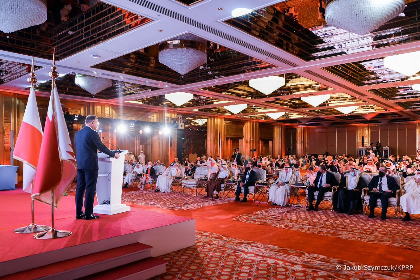 026_23__Andrzej_Duda_okragly_stol_gospodarczy_Katar_20211205_JS__3144.jpg