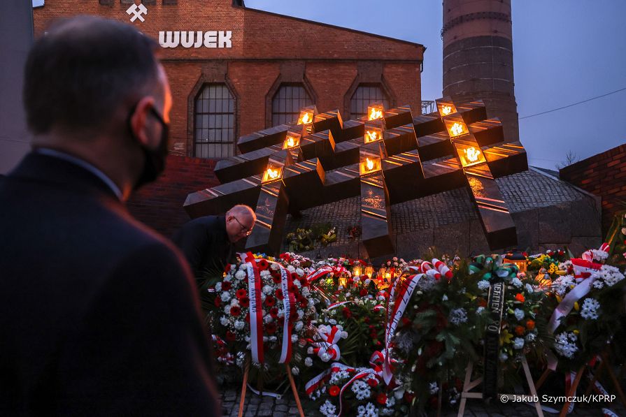 24__Andrzej_Duda_Kopalnia_Wujek_Katowice_20211216_JS__5593.jpg