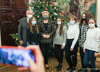 007_Agata_Kornhauser-Duda_zwiedzanie_uczniowie_Stalowa_Wola_20211216_GJB_4796.jpg