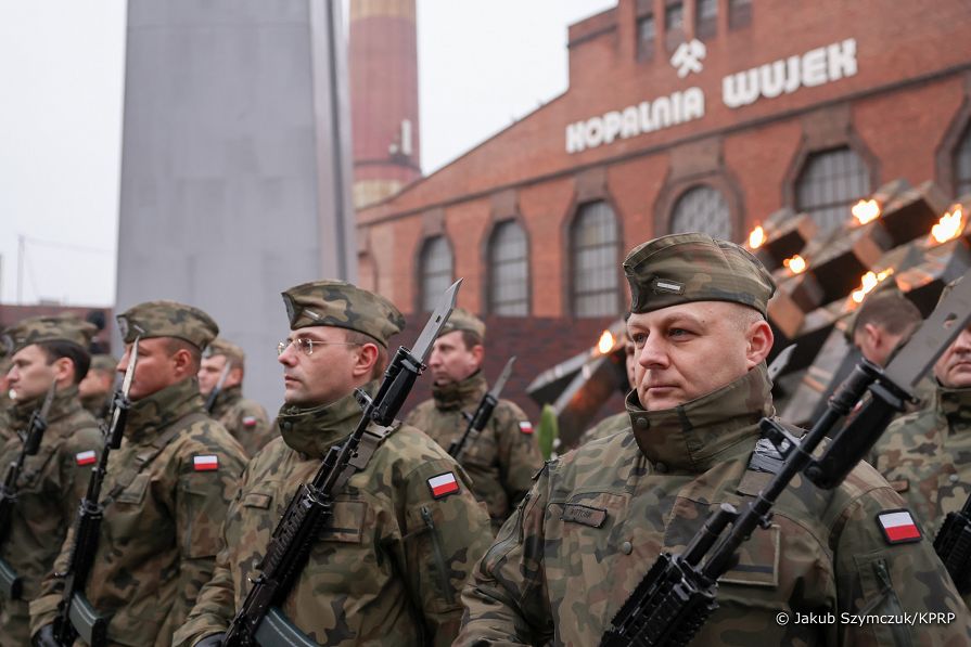 17__Andrzej_Duda_Kopalnia_Wujek_Katowice_20211216_JS__5485.jpg
