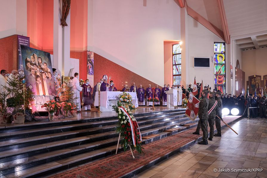 11__Andrzej_Duda_K_Msza_Bierun_20211216_JS__5354.jpg