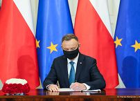 001_Andrzej_Duda_ustawa_igrzyska_europejskie_2023_20211217_MBO23108.jpg