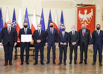 006_Andrzej_Duda_ustawa_igrzyska_europejskie_2023_20211217_MBO11199.jpg