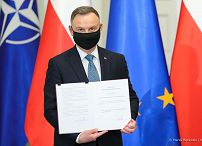 004_Andrzej_Duda_ustawa_igrzyska_europejskie_2023_20211217_MBO23131.jpg