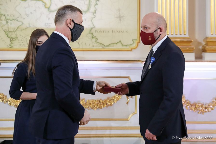 06__Piotr_Cwik_Min. P. Ćwik_otwarcie_ekspozycji_Pokoje_Prezydentow_IIRP_20211221_PK015743.jpg