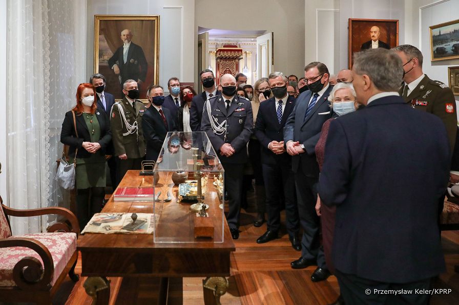 16__Piotr_Cwik_Min. P. Ćwik_otwarcie_ekspozycji_Pokoje_Prezydentow_IIRP_20211221_PK015944.jpg