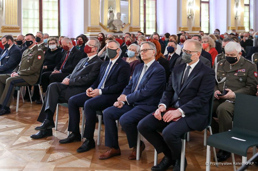 12__Piotr_Cwik_Min. P. Ćwik_otwarcie_ekspozycji_Pokoje_Prezydentow_IIRP_20211221_PK015843.jpg