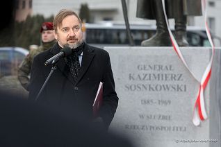 06__Pawel_Szrot_odsloniecie_pomnika_Generala_Sosnkowskiego_20211222_PK023660.jpg