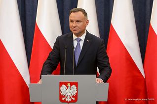03__Andrzej_Duda_briefing__20211227_PK024462.jpg