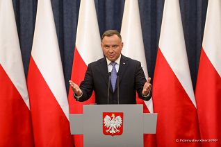 02__Andrzej_Duda_briefing__20211227_PK024423.jpg