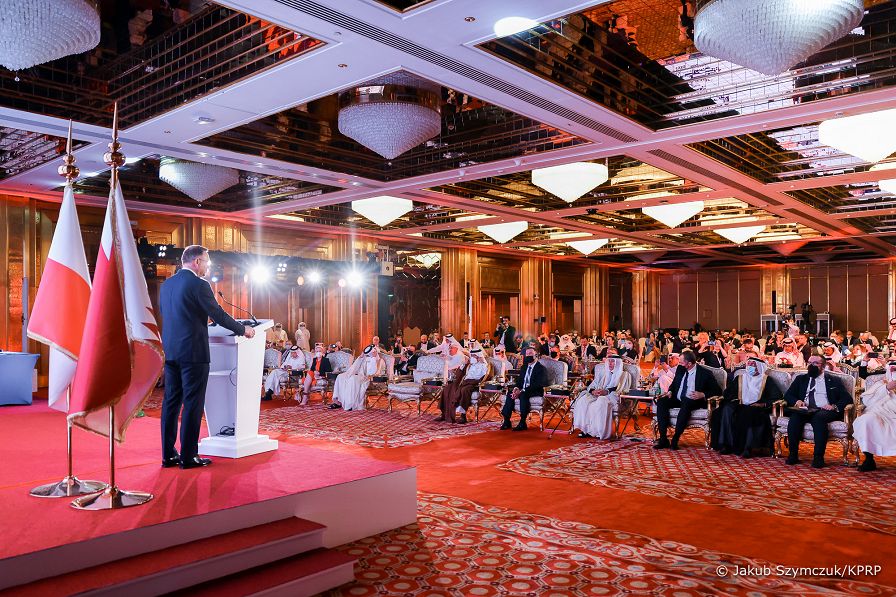 23__Andrzej_Duda_okragly_stol_gospodarczy_Katar_20211205_JS__3144.jpg