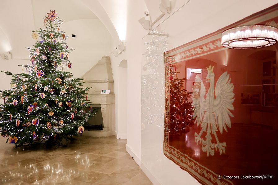 31__Agata_Kornhauser_Duda_ubieranie_choinki_20211209_GJA_9952.jpg
