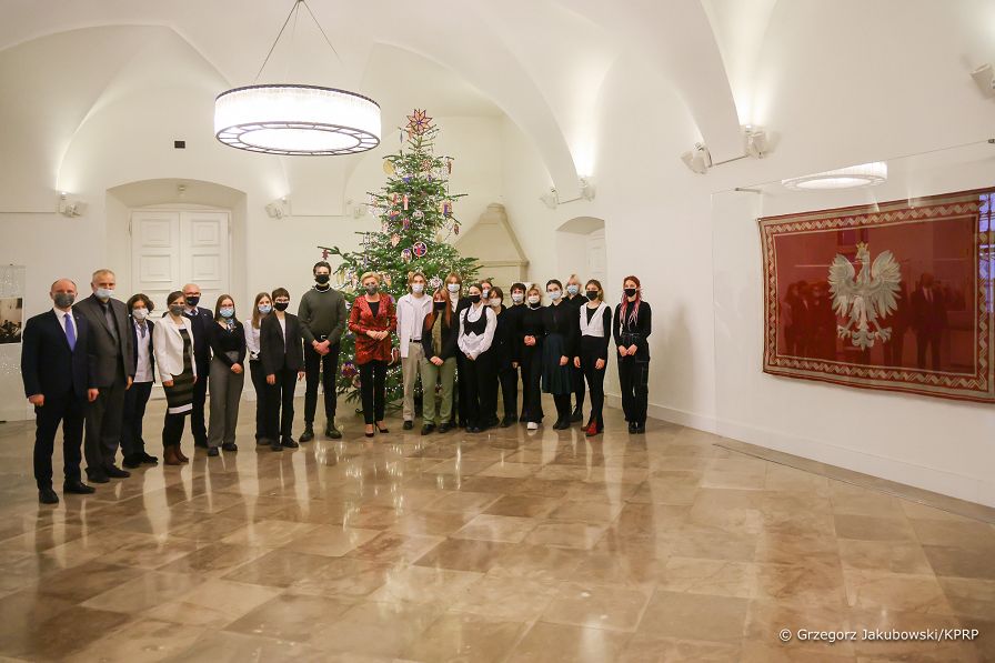 24__Agata_Kornhauser_Duda_ubieranie_choinki_20211209_GJA_9827.jpg