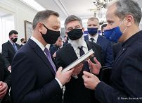 20__Andrzej_Duda_Swiatłana_Cichanouska_spolecznosc_bialoruska_20211209_MBO17914.jpg