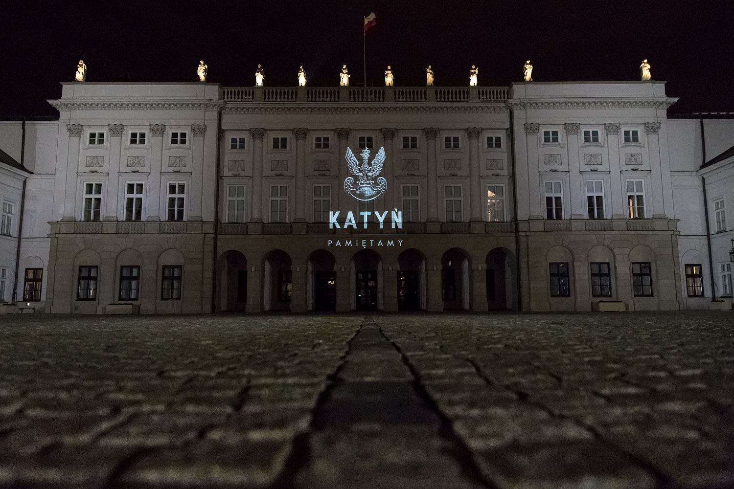 Hołd dla ofiar zbrodni katyńskiej - zdjęcie w treści artykułu nr 5
