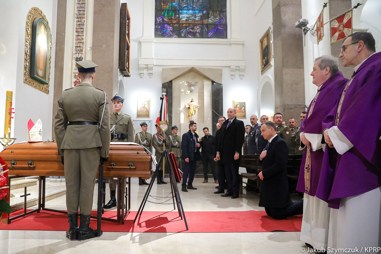Wystąpienie Prezydenta RP podczas uroczystości powtórnego pochówku abpa Stanisława Galla - zdjęcie w treści artykułu
