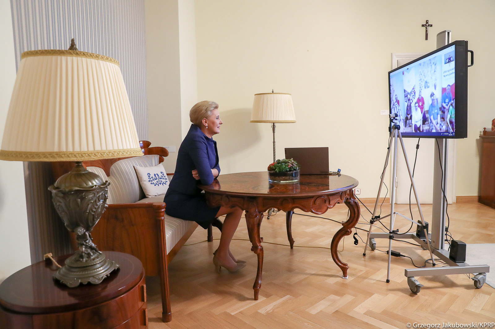 Wideorozmowa Małżonki Prezydenta z podopiecznymi warszawskiej fundacji - zdjęcie w treści artykułu