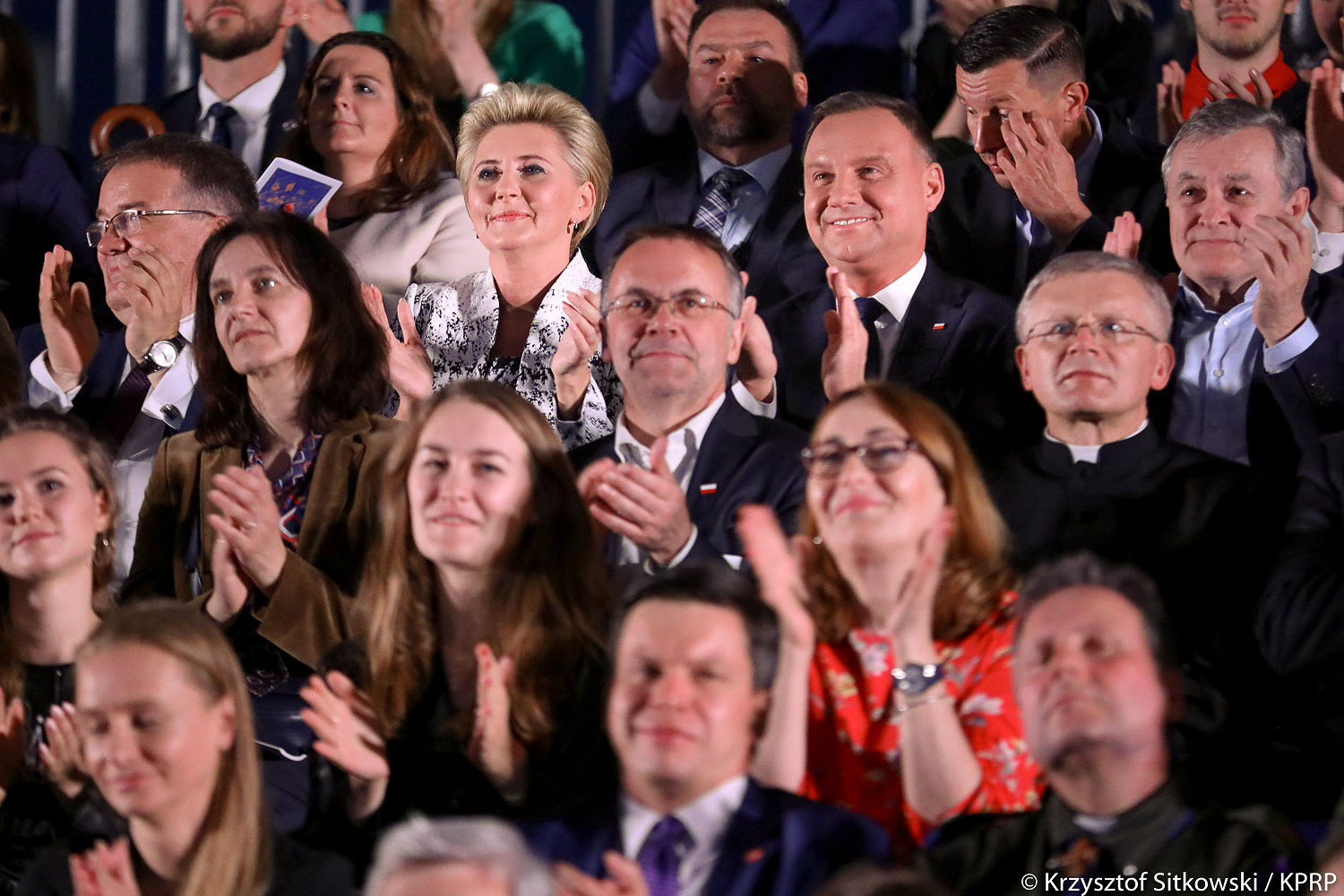 Jubileuszowy koncert „Wsłuchiwać się w Papieża” na placu Piłsudskiego - zdjęcie w treści artykułu nr 1