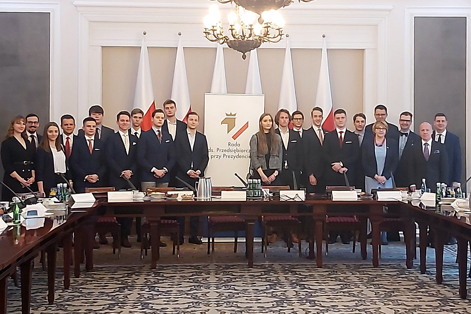 Debata poświęcona edukacji przedsiębiorczości w Polsce - zdjęcie w treści artykułu