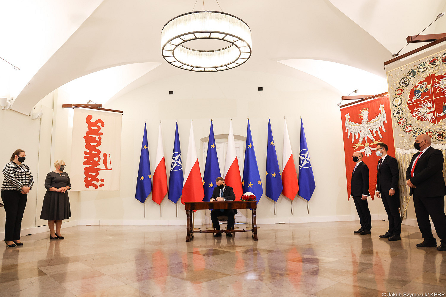 Ratyfikacja decyzji ws. systemu zasobów własnych UE [PL/EN] - zdjęcie w treści artykułu