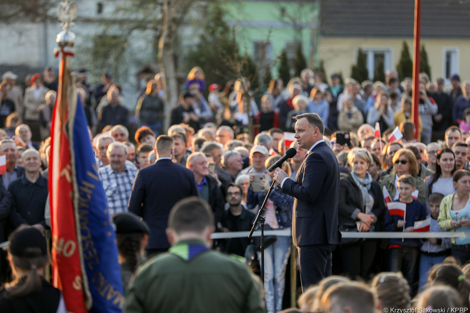 „Proszę nauczycieli, żeby młodzież mogła spokojnie odbyć egzaminy” - zdjęcie w treści artykułu