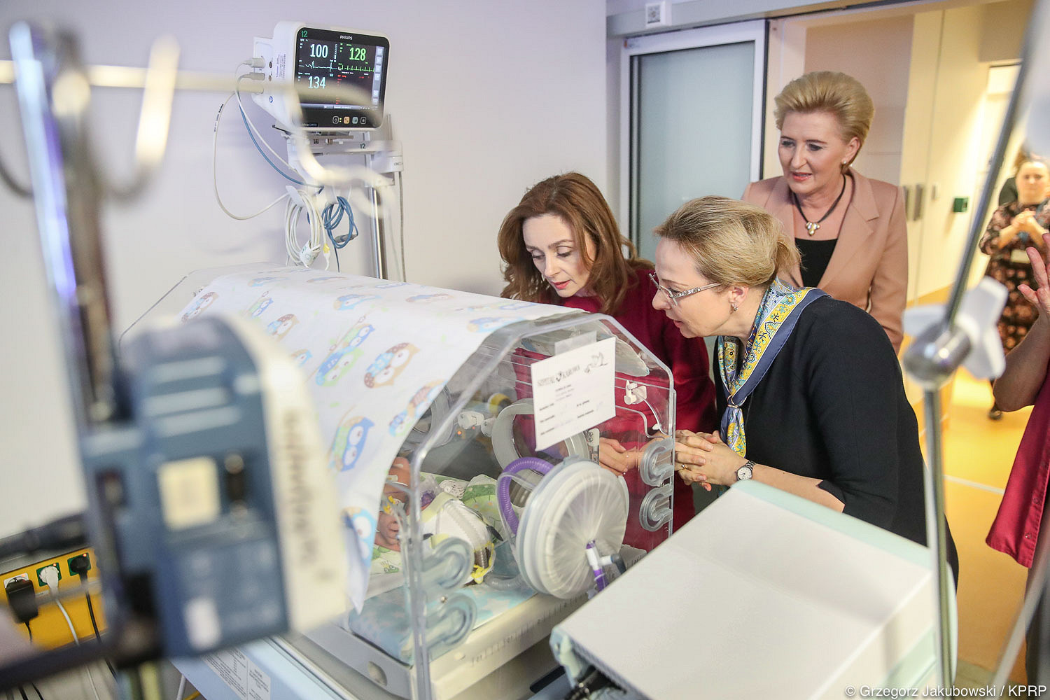 Agata Kornhauser-Duda i Elizabeta Gjorgievska odwiedziły szpital im. księżnej Anny Mazowieckiej - zdjęcie w treści artykułu