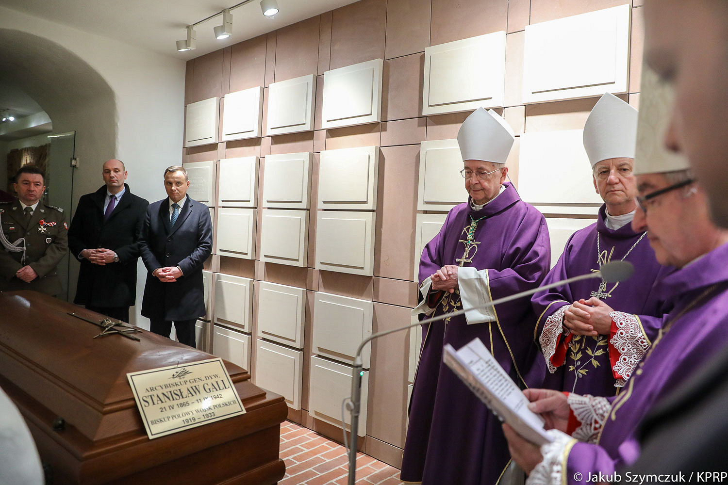 Wystąpienie Prezydenta RP podczas uroczystości powtórnego pochówku abpa Stanisława Galla - zdjęcie w treści artykułu nr 7