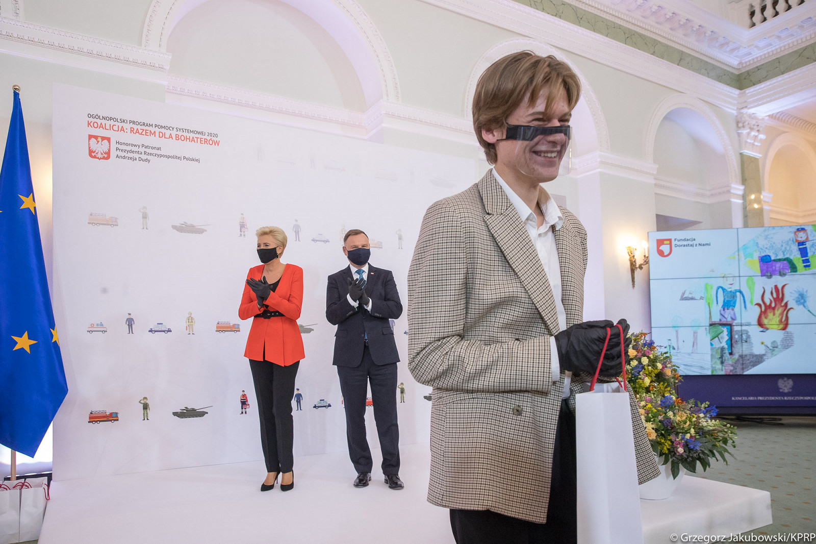 Stypendia dla podopiecznych Fundacji „Dorastaj z Nami” - zdjęcie w treści artykułu nr 1