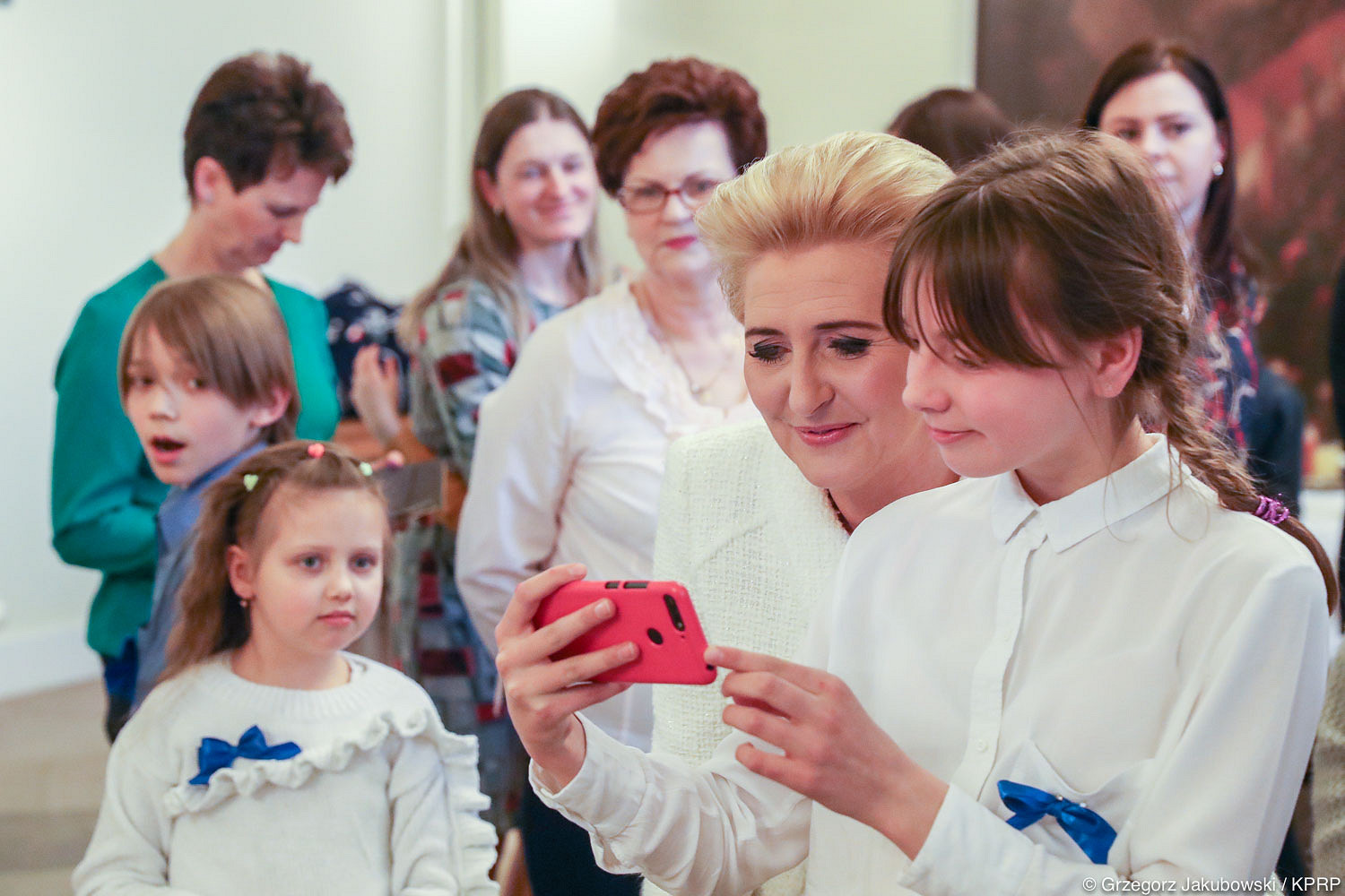 Wychowankowie świetlicy socjoterapeutycznej z rewizytą u Pierwszej Damy - zdjęcie w treści artykułu nr 1