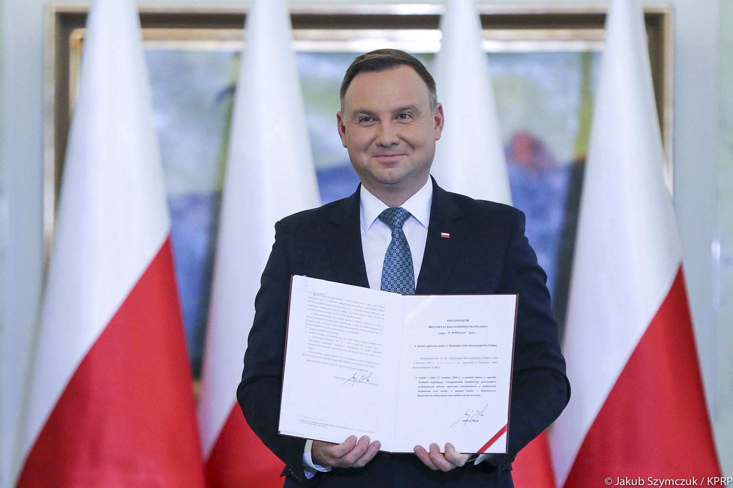Prezydent podpisał nowelę ustawy ws. wynagrodzeń pracowników medycznych - zdjęcie w treści artykułu