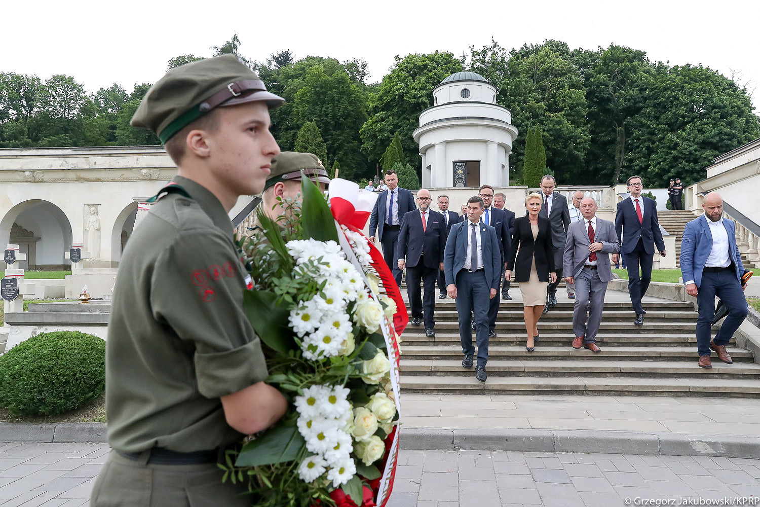 Małżonka Prezydenta złożyła kwiaty na Cmentarzu Orląt Lwowskich - zdjęcie w treści artykułu