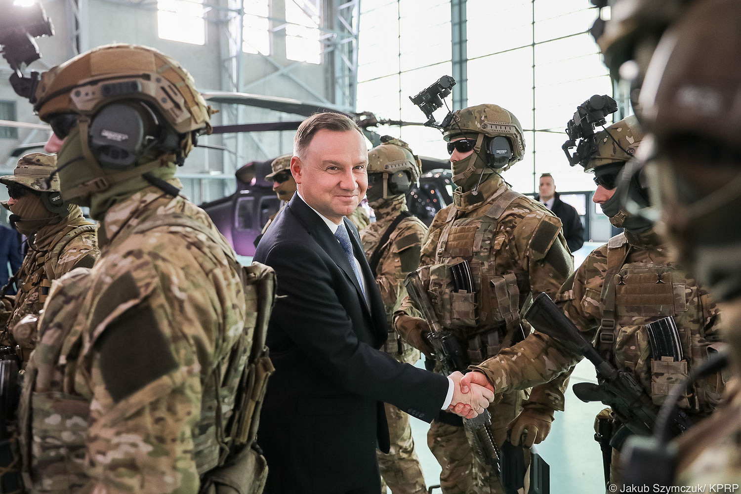 Uroczystość przekazania Wojskom Specjalnym śmigłowców Black Hawk - zdjęcie w treści artykułu