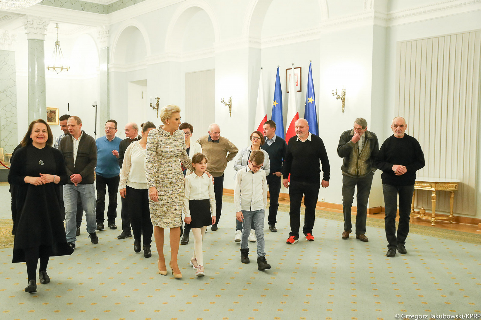 Podopieczni Schroniska Towarzystwa Pomocy im. św. Brata Alberta z wizytą w Pałacu Prezydenckim - zdjęcie w treści artykułu