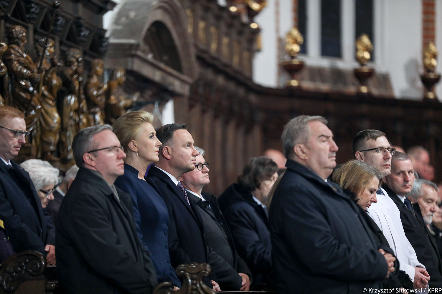 „Bardzo nam ich brakuje”. Obchody 9. rocznicy katastrofy smoleńskiej [PL/ENG] - zdjęcie w treści artykułu nr 14
