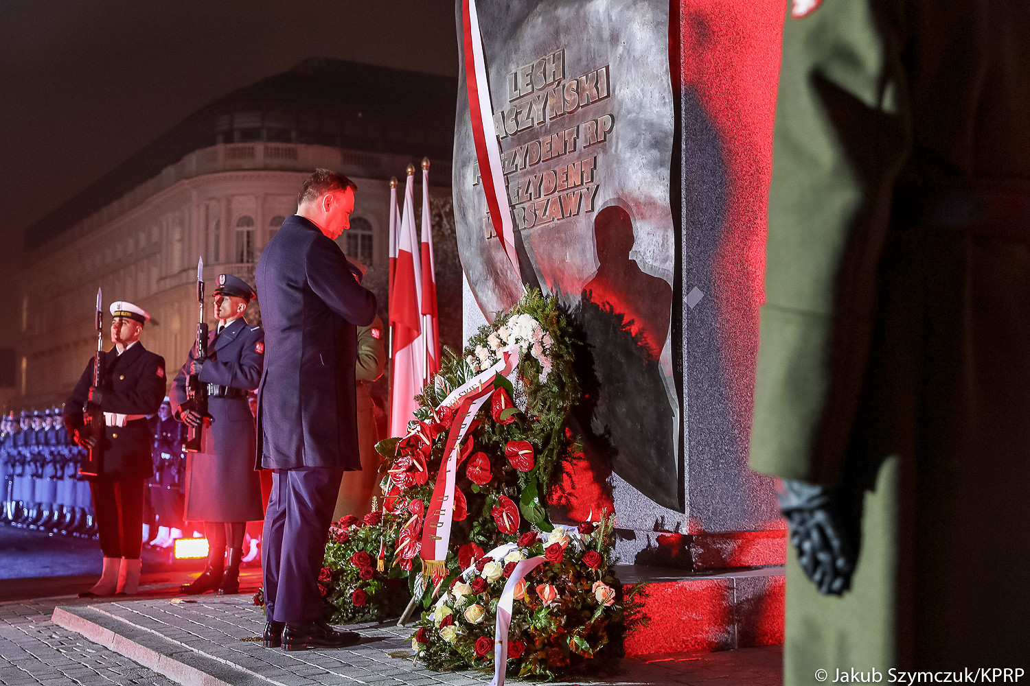 Prezydent: Od czasów Piłsudskiego nie było tak wielkiego przywódcy państwa polskiego jak Lech Kaczyński - zdjęcie w treści artykułu nr 1
