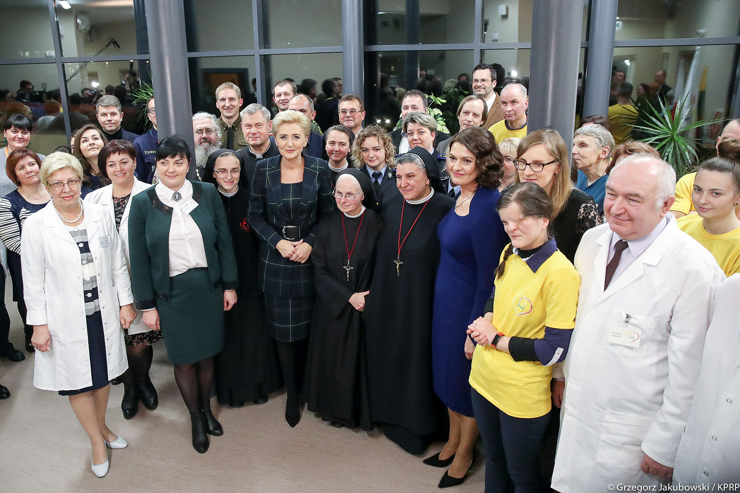 Pierwsze Damy Polski i Litwy odwiedziły wileńskie hospicjum - zdjęcie w treści artykułu nr 3