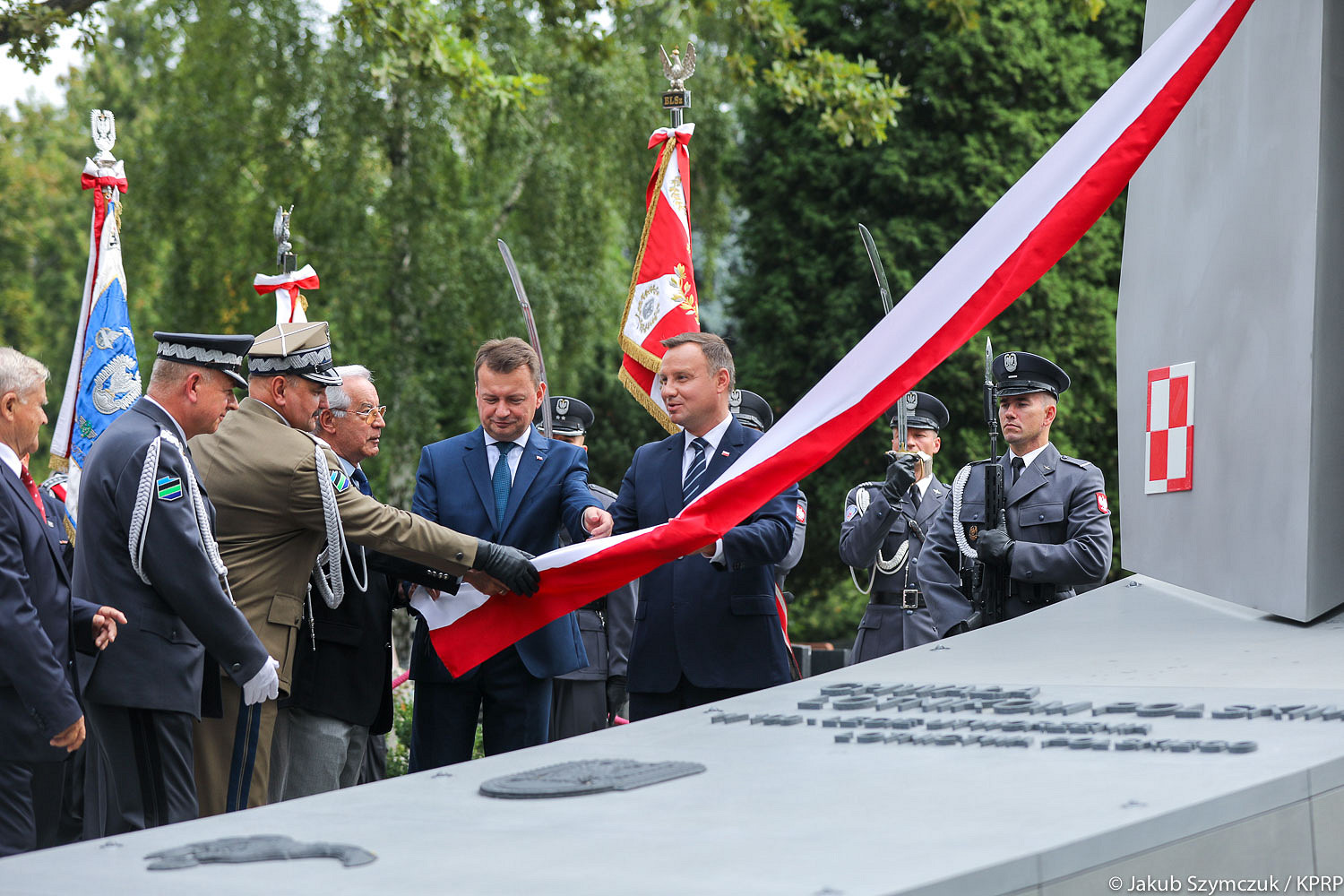 Pomnik „Chwała Lotnikom Polskim” znakiem pamięci i wdzięczności - zdjęcie w treści artykułu nr 1