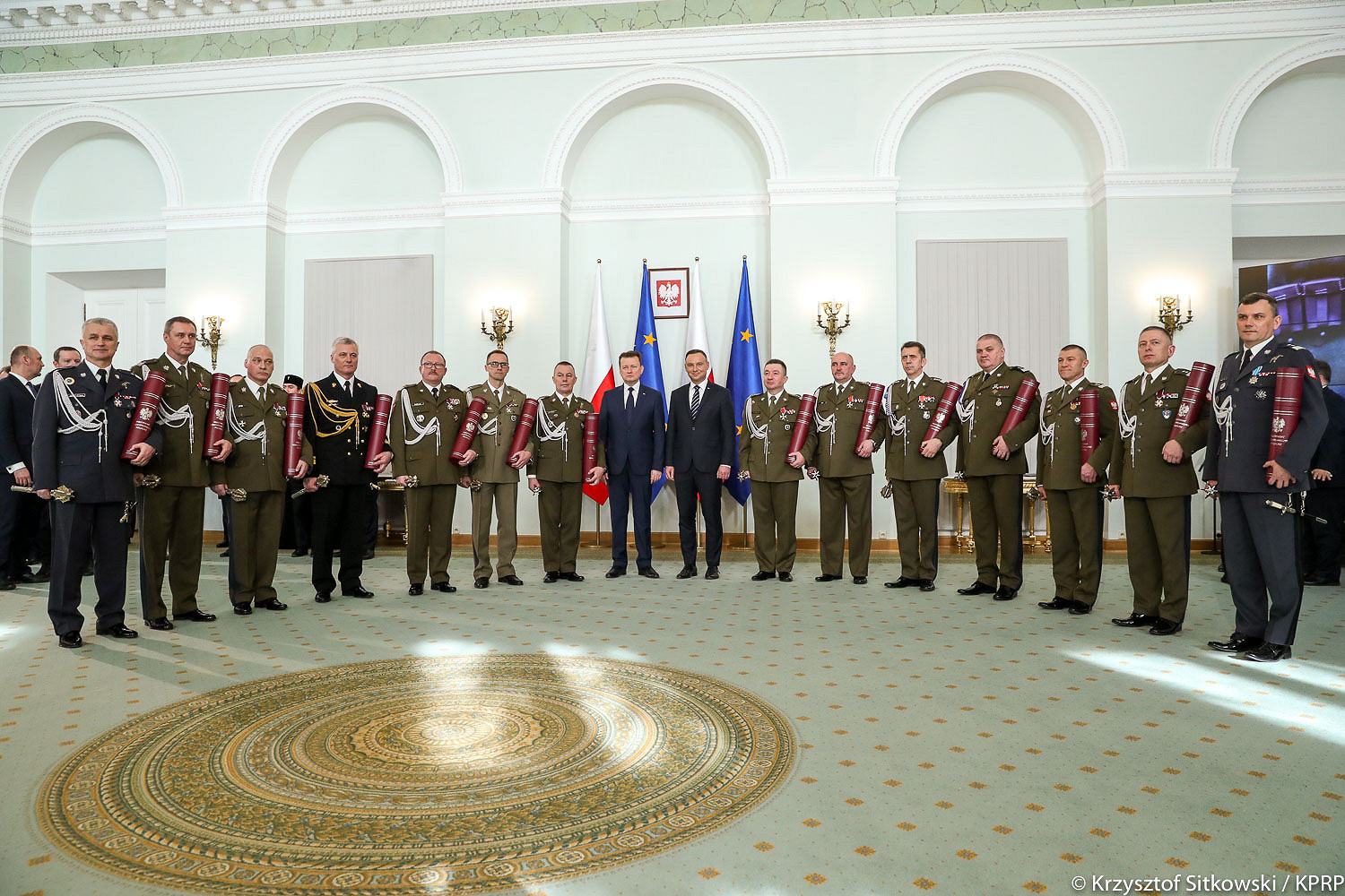 Prezydent wręczył nominacje generalskie - zdjęcie w treści artykułu