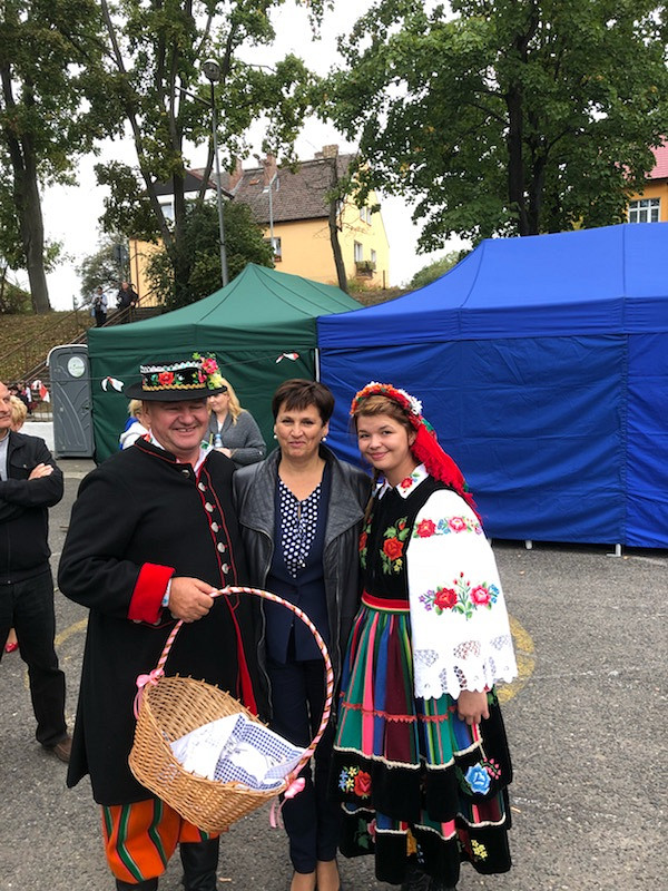 Minister Halina Szymańska na Dożynkach Gminnych w Łobzie - zdjęcie w treści artykułu