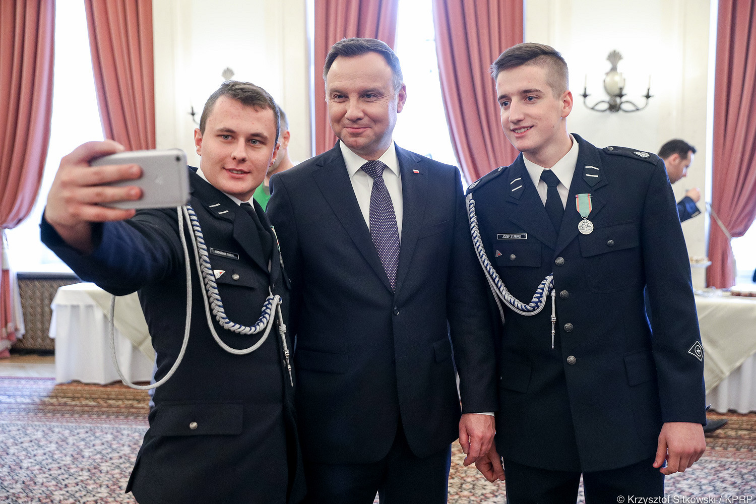 Prezydent: Pomoc drugiemu jest największym poświęceniem - zdjęcie w treści artykułu nr 1