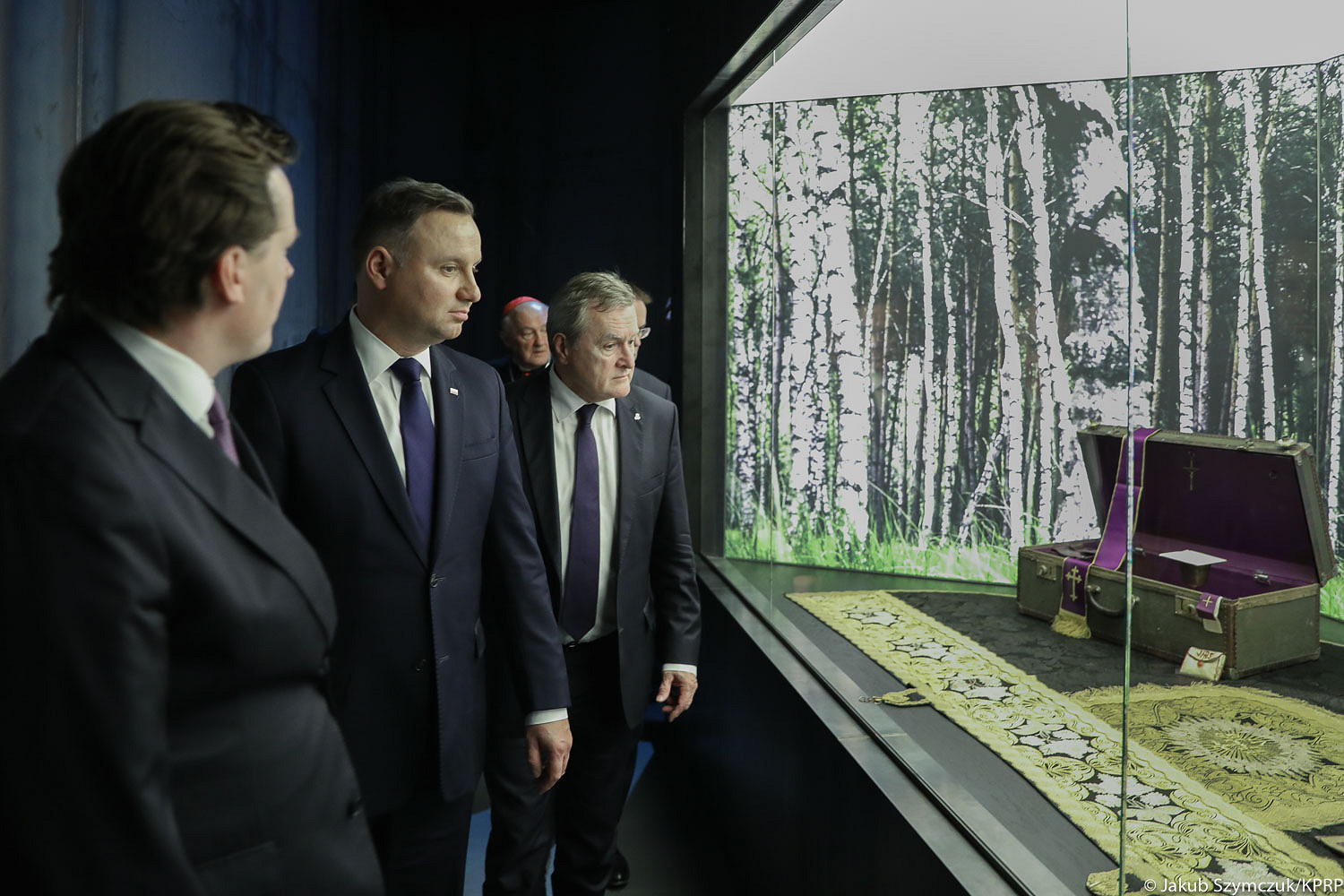 Prezydent na prezentacji ekspozycji głównej Mt 5,14 Muzeum Jana Pawła II i Prymasa Wyszyńskiego - zdjęcie w treści artykułu nr 1