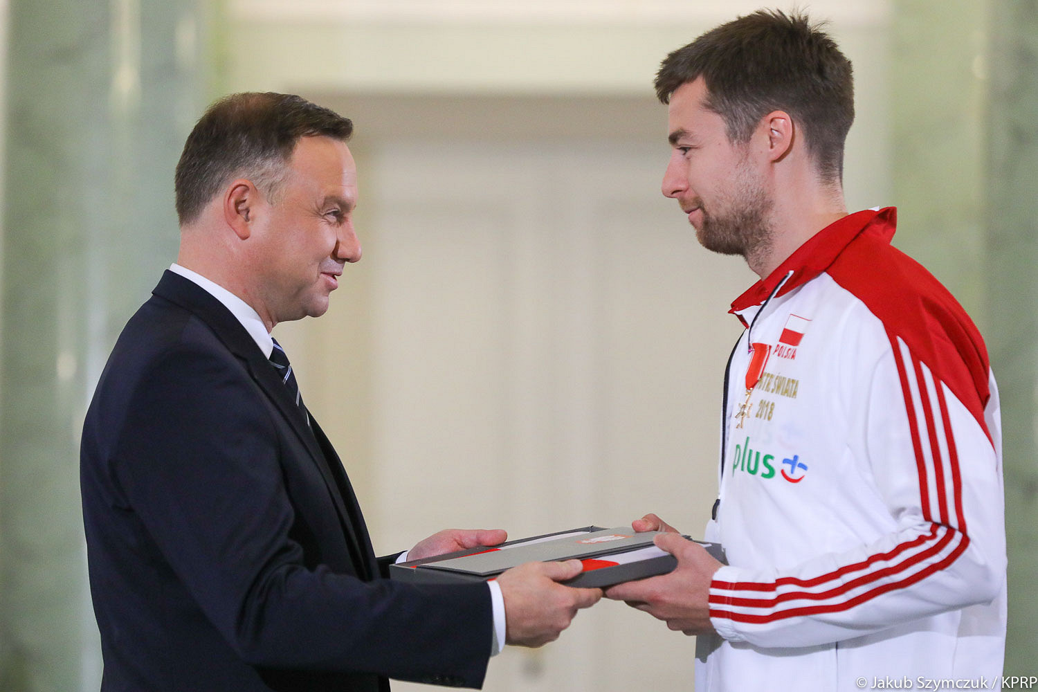 Tysiące biało-czerwonych flag od Prezydenta RP - zdjęcie w treści artykułu nr 4