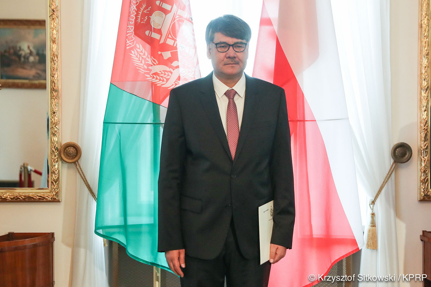 Pięciu ambasadorów złożyło prezydentowi listy uwierzytelniające - zdjęcie w treści artykułu