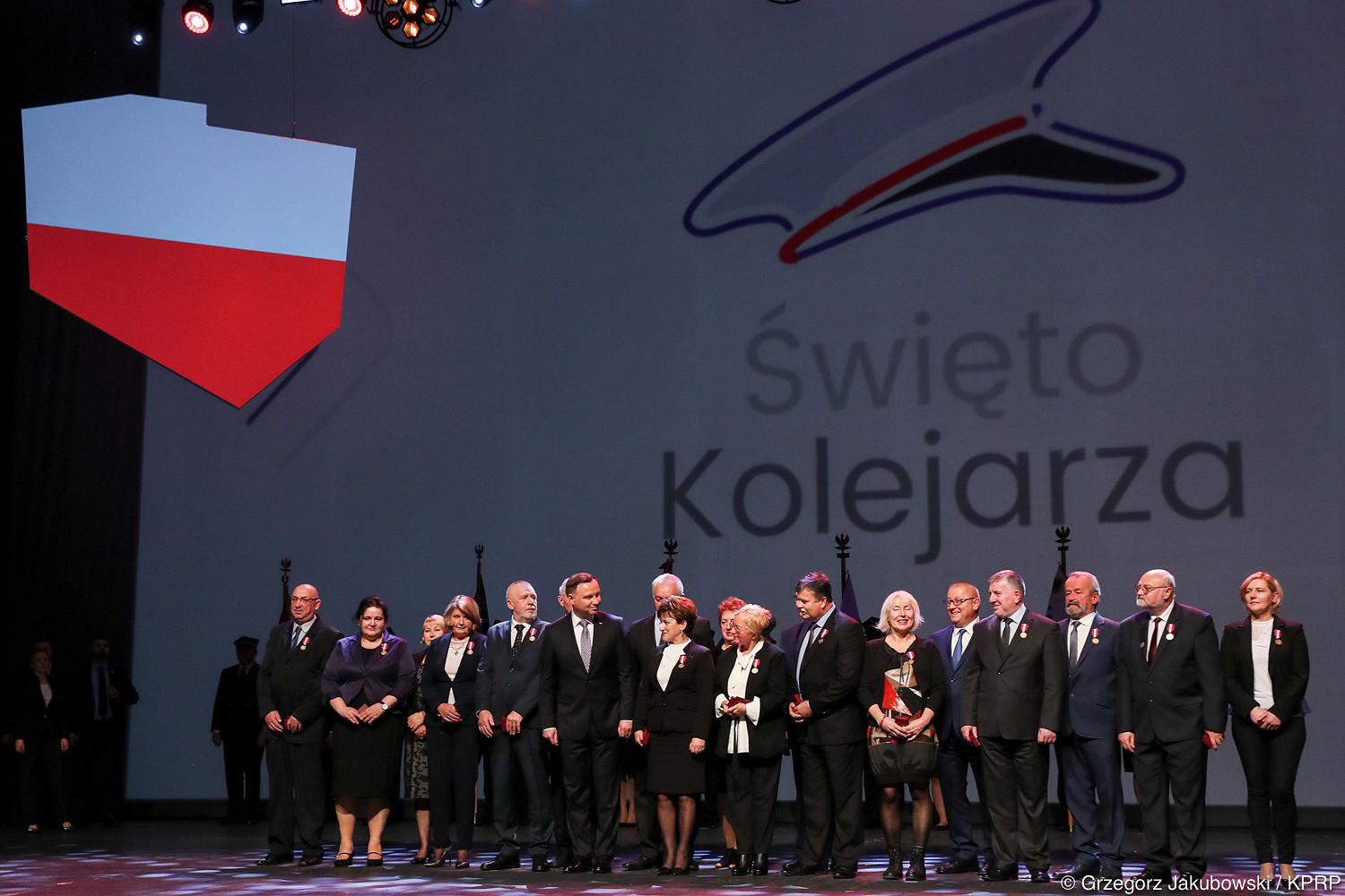 Prezydent: Wasze życie oznacza służbę dla Polski - zdjęcie w treści artykułu nr 2