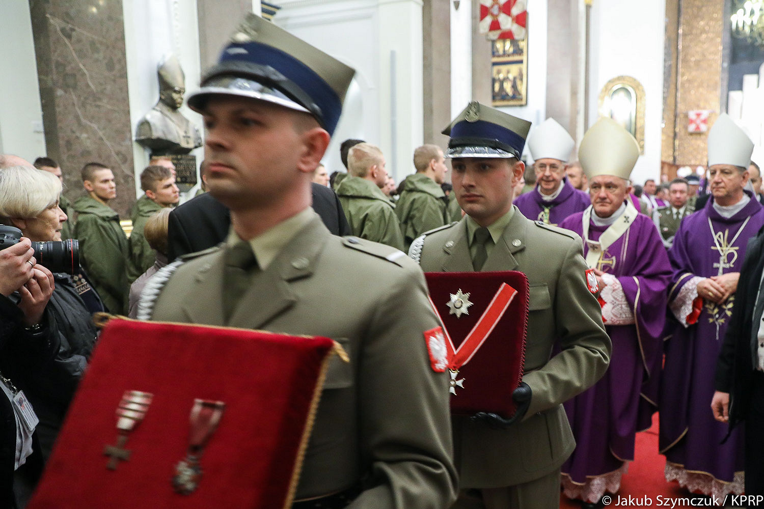 Wystąpienie Prezydenta RP podczas uroczystości powtórnego pochówku abpa Stanisława Galla - zdjęcie w treści artykułu nr 6