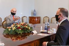 04_andrzej_duda_spotkanie_inpost_rafal_brzozka_20210315_erb52405_.jpg
