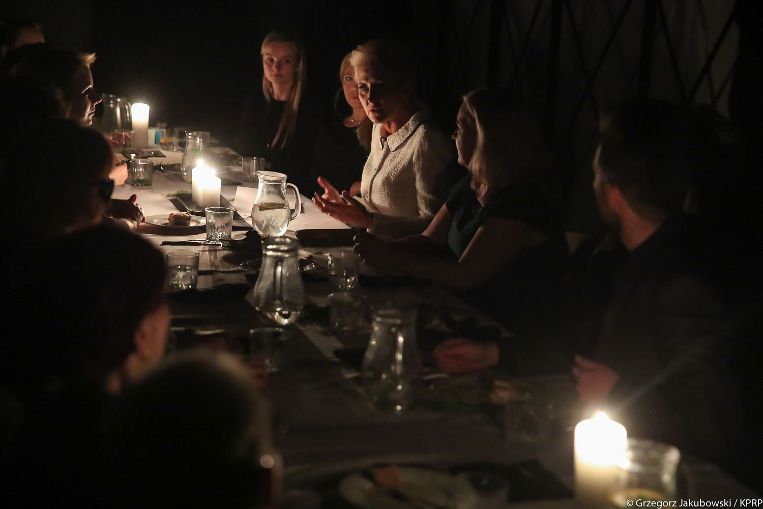 Pierwsza Dama odwiedziła restaurację prowadzoną przez osoby niewidome - zdjęcie w treści artykułu nr 1