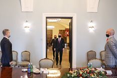 01_andrzej_duda_spotkanie_inpost_rafal_brzozka_20210315_erb52390_.jpg