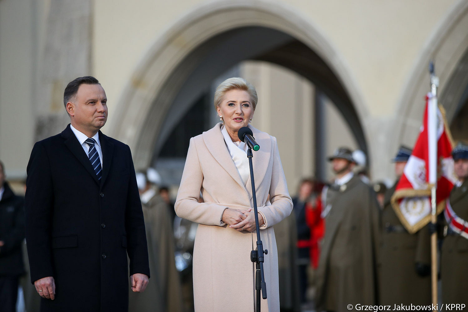 Prezydent RP wręczył sztandar wojskowy 3. Regionalnej Bazie Logistycznej - zdjęcie w treści artykułu nr 3